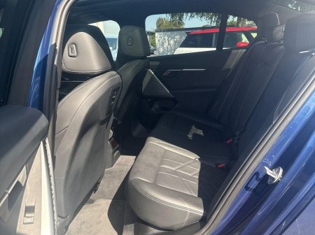 2024 BMW 5-Series - photo 10