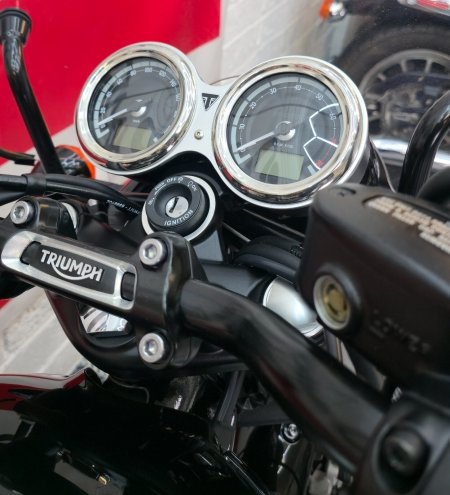 2023 Triumph Bonneville - photo 21