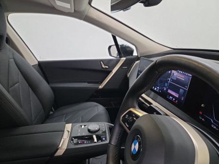 2025 BMW iX - photo 12