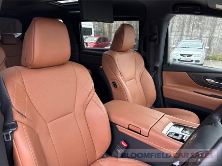 2025 Toyota Alphard - photo 11