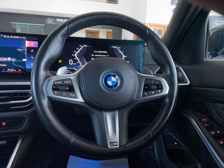 2023 BMW 3-Series - photo 17