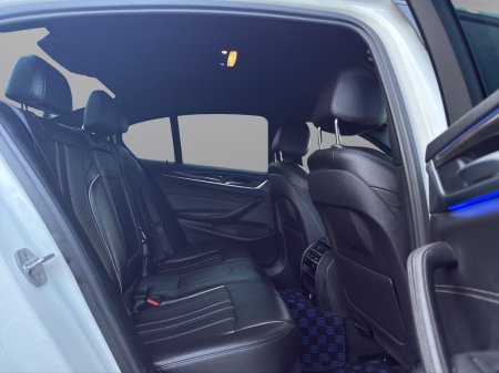 2018 BMW 5-Series - photo 11
