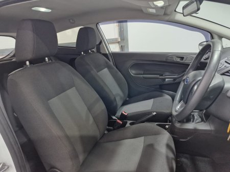 2016 Ford Fiesta - photo 21