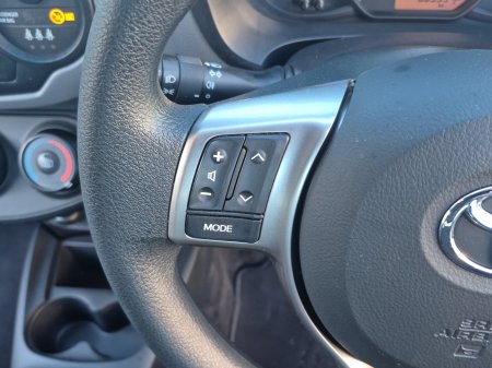2015 Toyota Yaris - photo 11