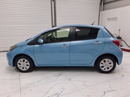2016 Toyota Vitz - photo 5