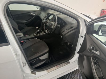 2018 Ford Focus - photo 7