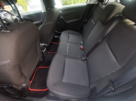 2017 Peugeot 208 - photo 17