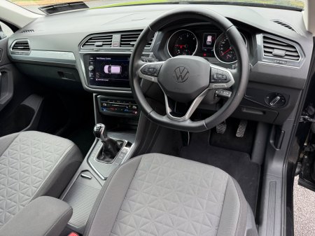 2023 Volkswagen Tiguan - photo 9