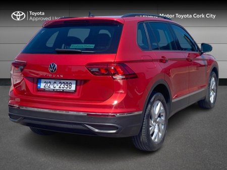 2021 Volkswagen Tiguan - photo 2