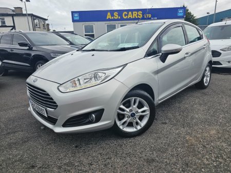 2016 Ford Fiesta - photo 2