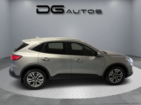 2022 Ford Kuga - photo 2