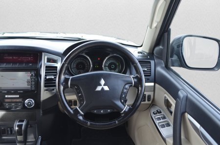 2016 Mitsubishi Pajero - photo 17