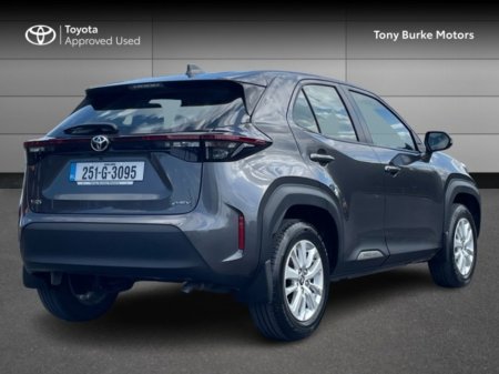 2025 Toyota Yaris Cross - photo 2