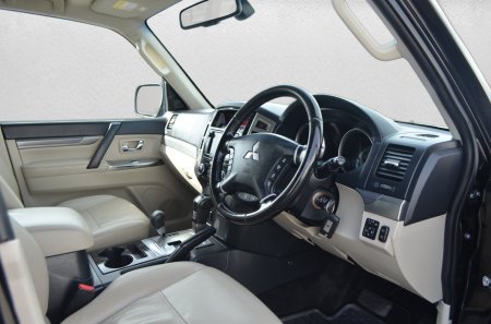 2016 Mitsubishi Pajero - photo 12
