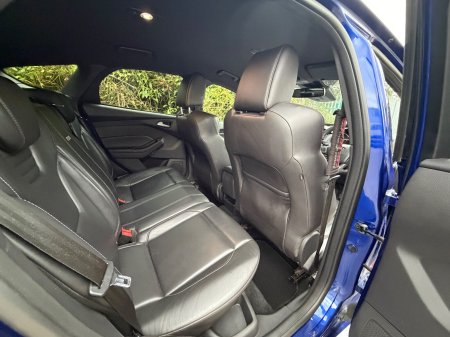 2016 Ford Focus - photo 16