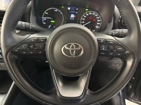 2025 Toyota Yaris - photo 13