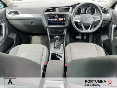 2024 Volkswagen Tiguan - photo 2