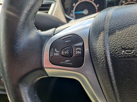 2017 Ford Fiesta - photo 25
