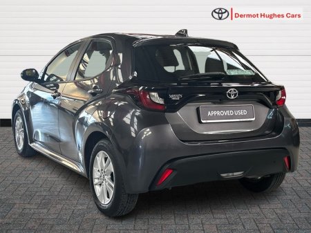 2022 Toyota Yaris - photo 2