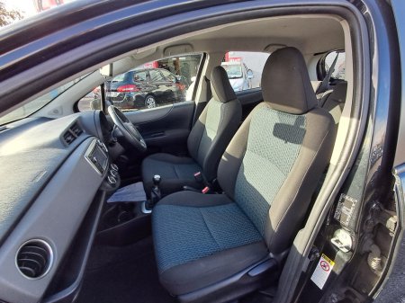2011 Toyota Yaris - photo 14