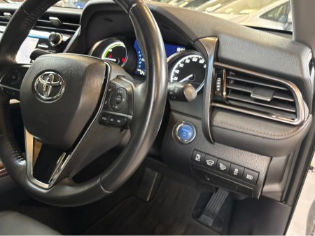 2020 Toyota Camry - photo 7
