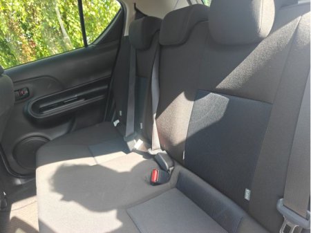 2019 Toyota Aqua - photo 10