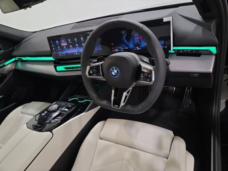 2026 BMW 5-Series - photo 6