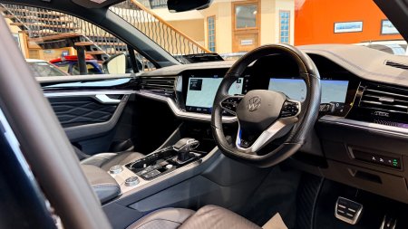 2022 Volkswagen Touareg - photo 5