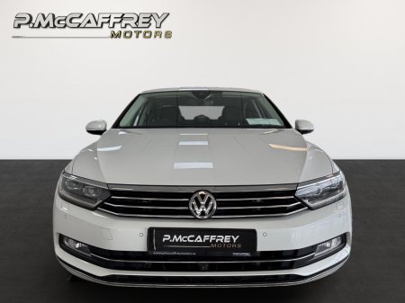 2018 Volkswagen Passat - photo 2