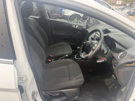 2013 Ford Fiesta - photo 13