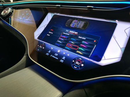 2025 Mercedes-Benz EQE - photo 25