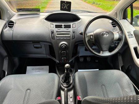 2010 Toyota Yaris - photo 15