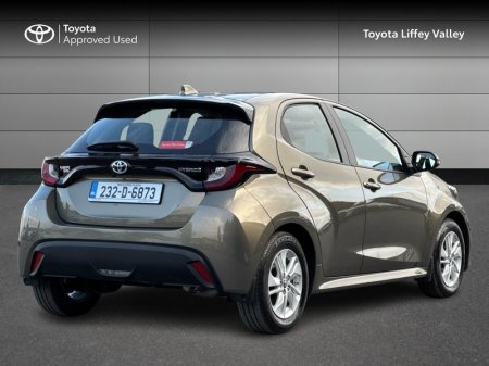 2023 Toyota Yaris - photo 2
