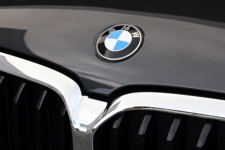 2021 BMW 5-Series - photo 4