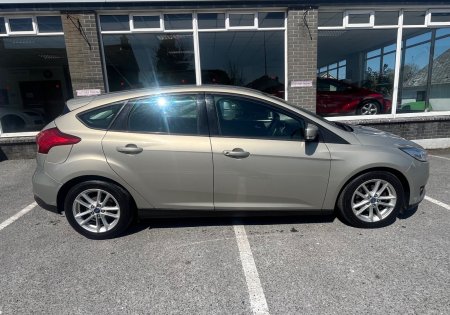 2016 Ford Focus - photo 2