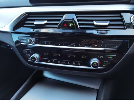 2022 BMW 5-Series - photo 16