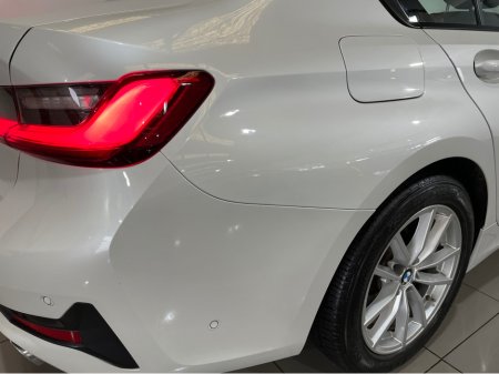 2021 BMW 3-Series - photo 9