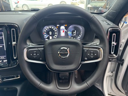 2022 Volvo XC40 - photo 9
