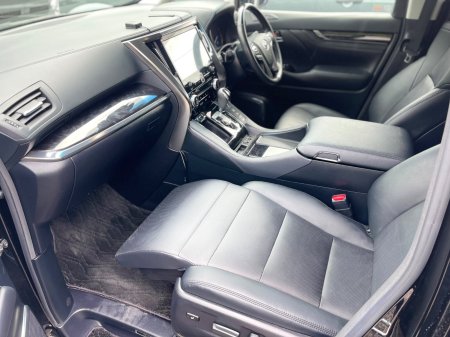 2019 Toyota Alphard - photo 12