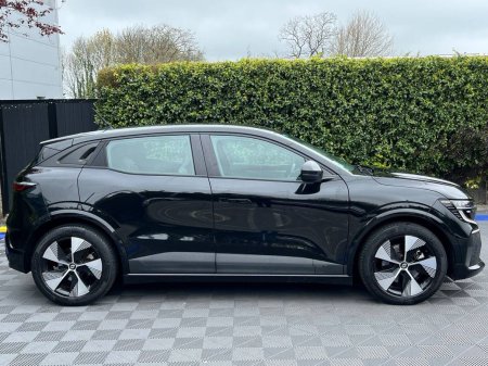 2023 Renault Megane E-Tech - photo 2