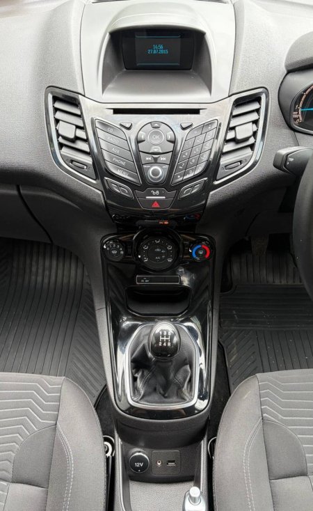 2015 Ford Fiesta - photo 13