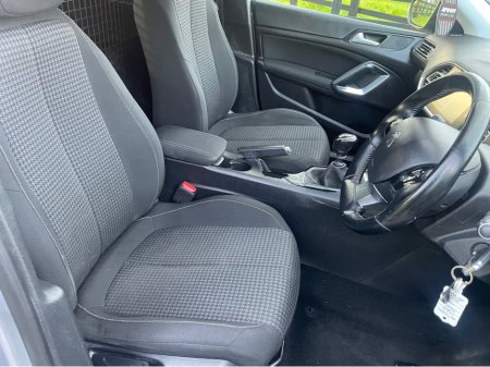 2020 Peugeot 308 - photo 7