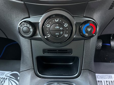 2015 Ford Fiesta - photo 21