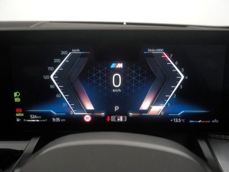 2025 BMW 5-Series - photo 9
