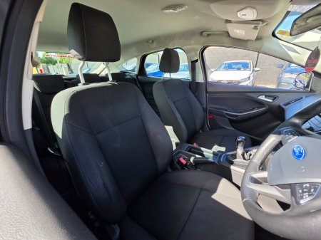 2016 Ford Focus - photo 20
