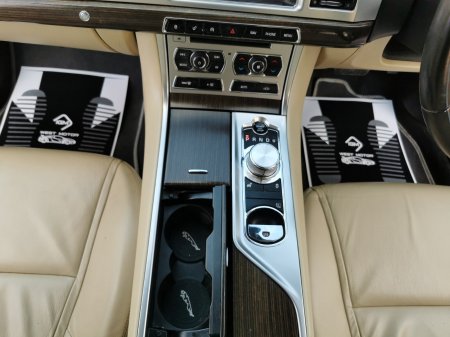 2011 Jaguar XF - photo 26