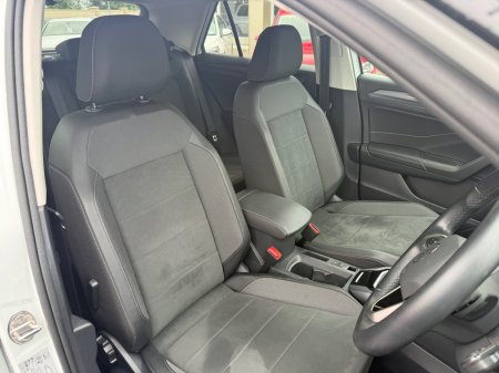 2024 Volkswagen T-Roc - photo 10