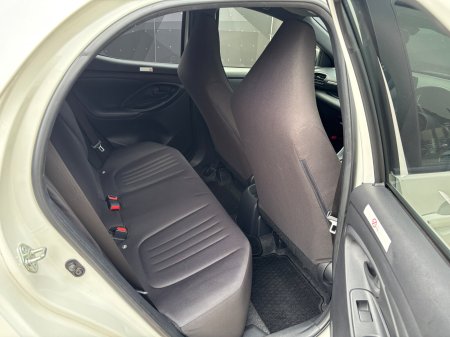 2021 Toyota Yaris - photo 10