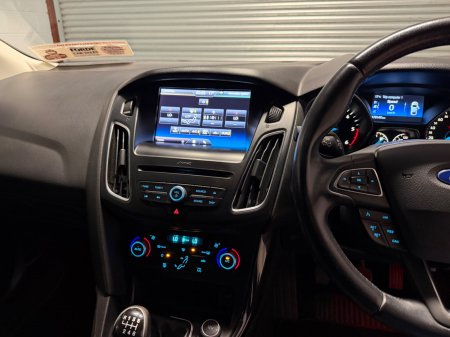 2016 Ford Focus - photo 11