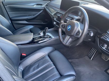 2024 BMW 5-Series - photo 3
